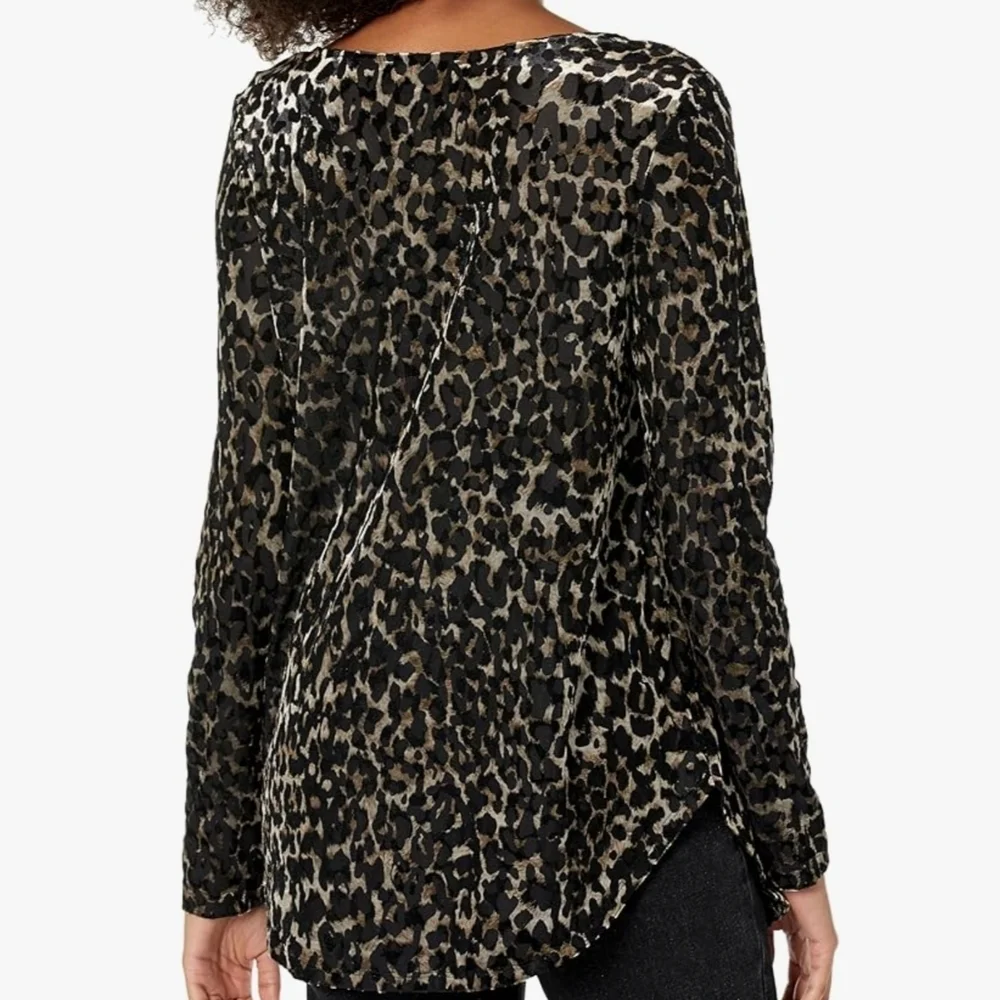 Karen Kane Black and Gray Relaxed Long Sleeve Blouse - Picture 2 of 6